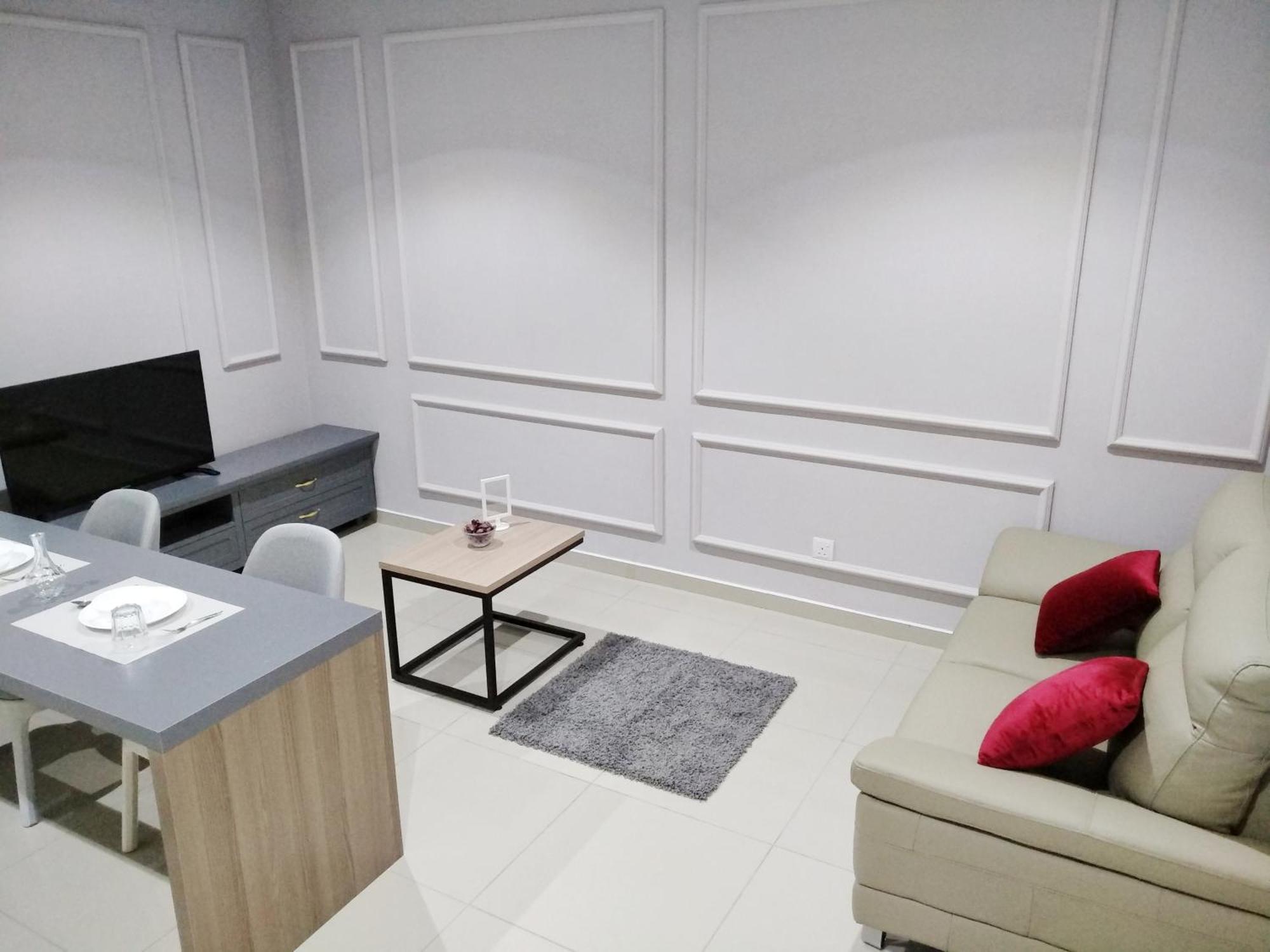 Happy Holiday,i-soho, I-city, ,free Wifi & Parking * Shah Alam