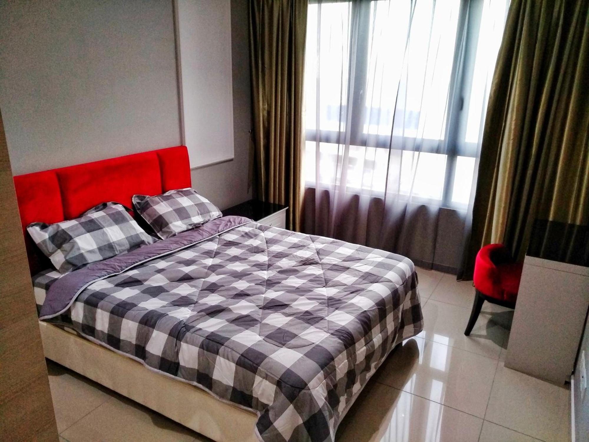 Happy Holiday,i-soho, I-city, ,free Wifi & Parking Apartment