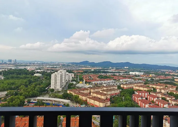 Happy Holiday,I-Soho, I-City, Shah Alam ,Free Wifi & Parking