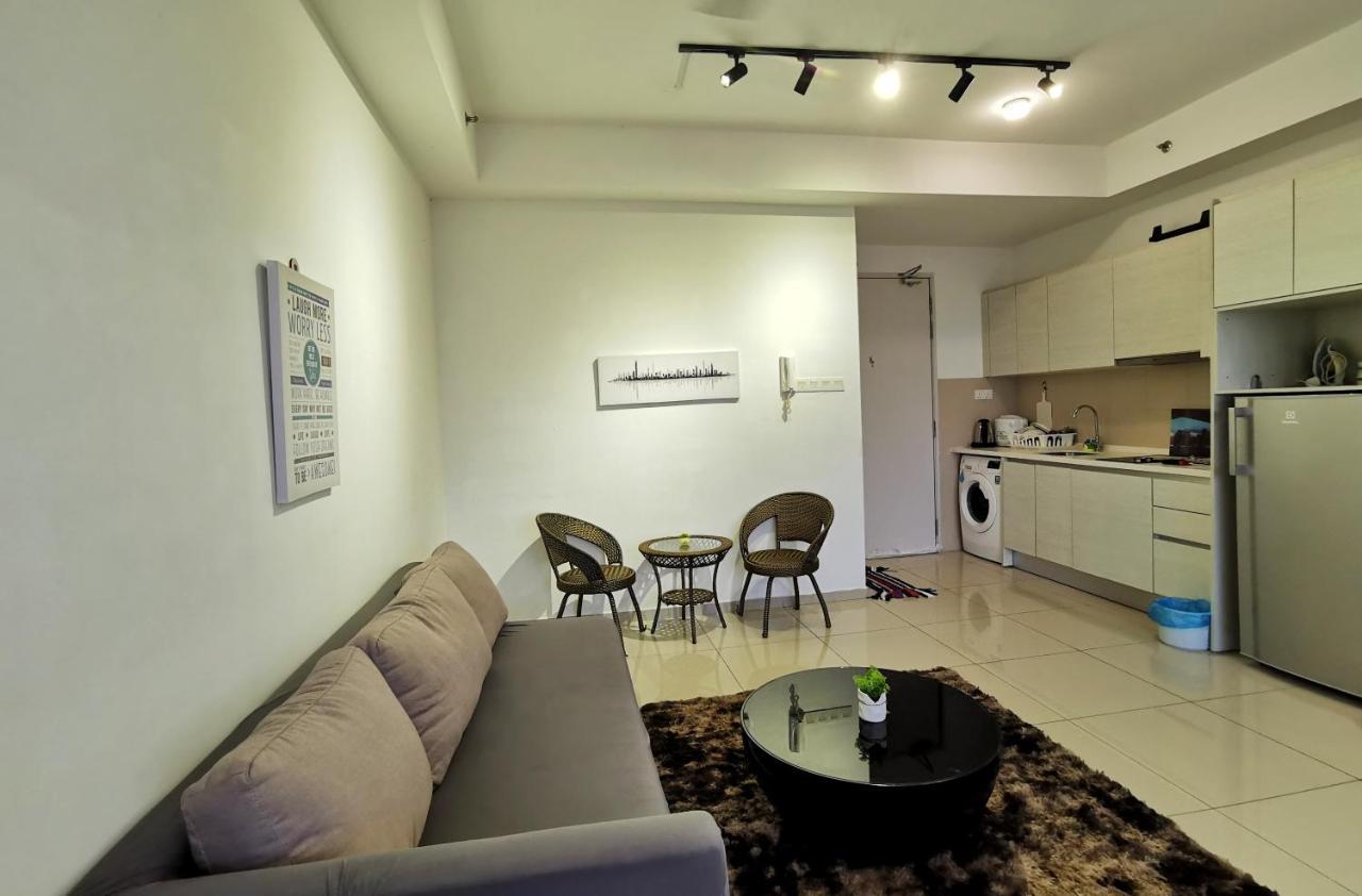 Happy Holiday,i-soho, I-city, ,free Wifi & Parking