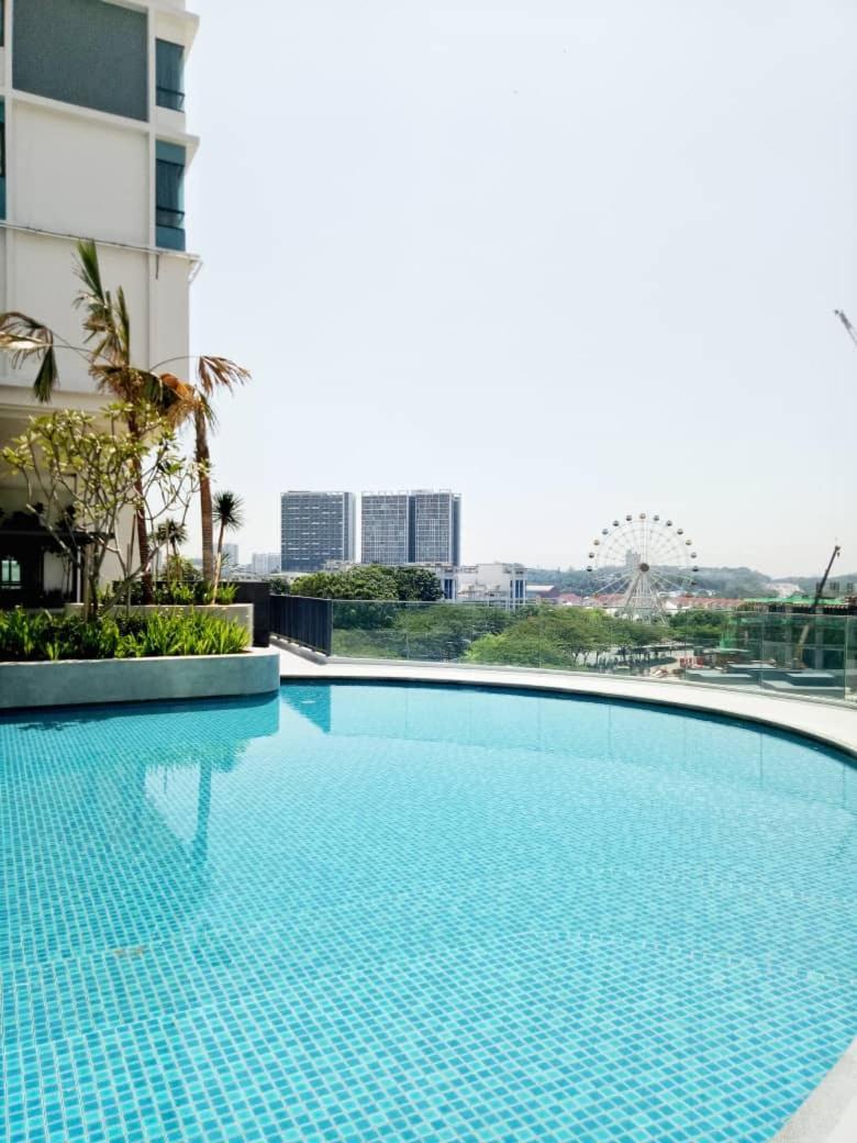 Happy Holiday,i-soho, I-city, ,free Wifi & Parking