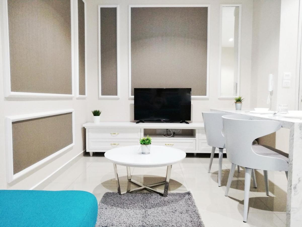 Apartment Happy Holiday,i-soho, I-city, ,free Wifi & Parking *