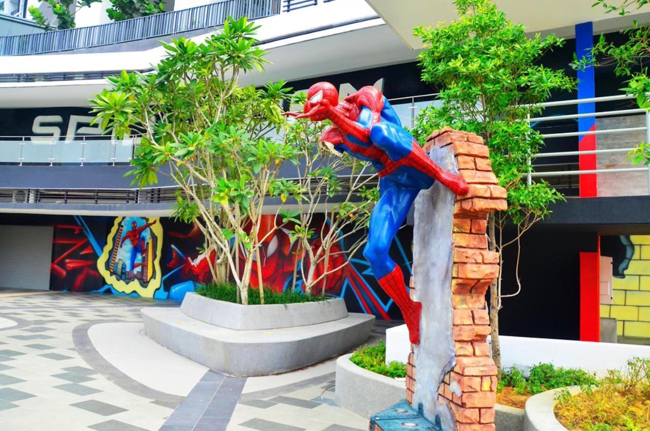 Happy Holiday,i-soho, I-city, ,free Wifi & Parking *